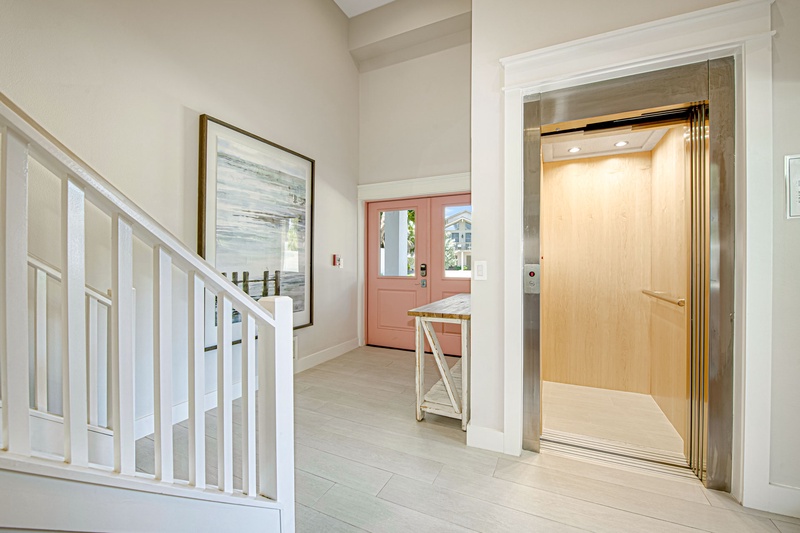 Elevator for guest use