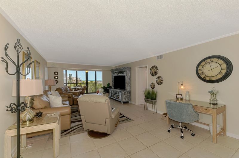 Spacious Living Room