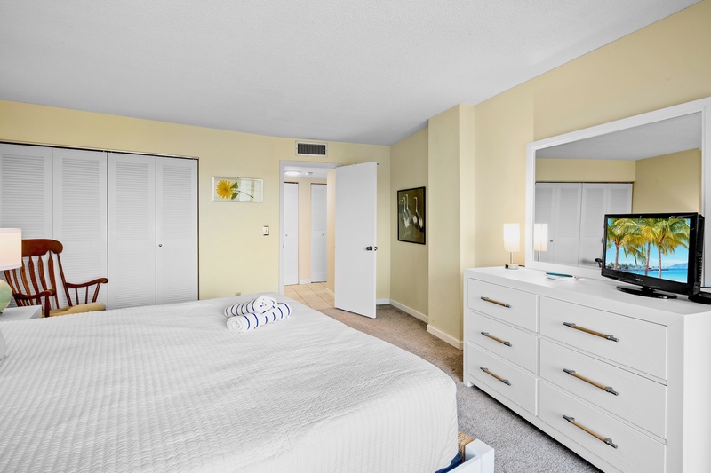 Harbor Towers Unit 501 by Tropical Sands Accommodations