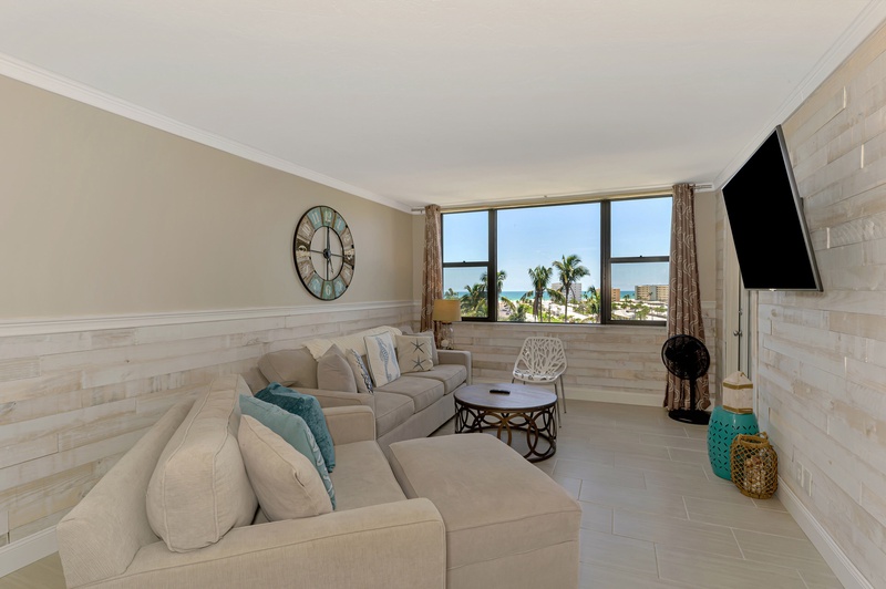 Living Room, Queen and Twin pull-out beds