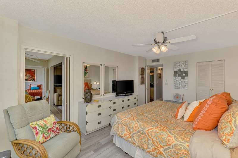 Primary Bedroom, King