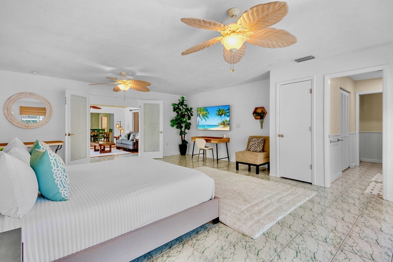 Primary Bedroom, King bed