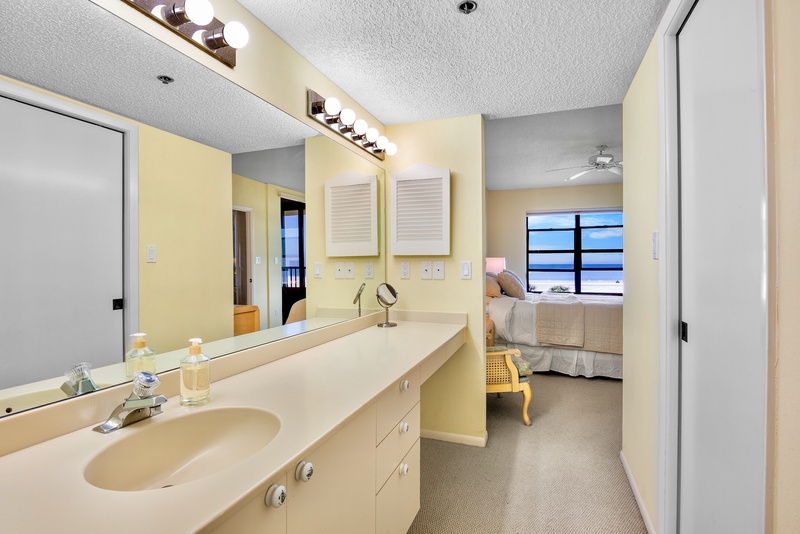 Primary Bedroom, Ensuite Bathroom