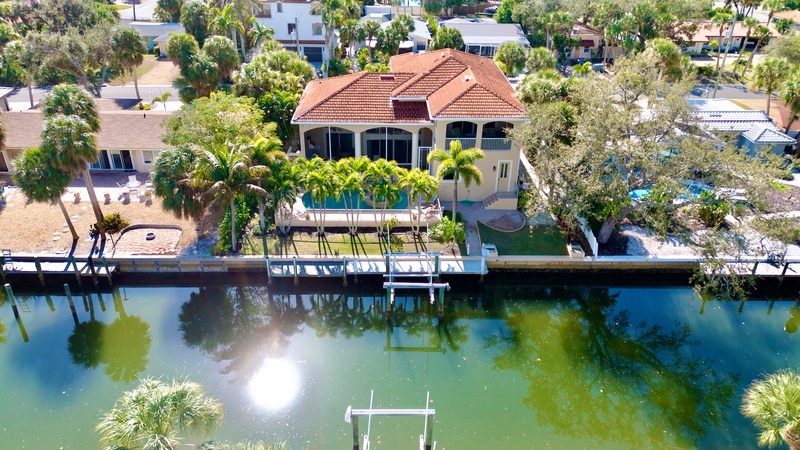Treasure on the Canal by Siesta Luxury Rental Properties
