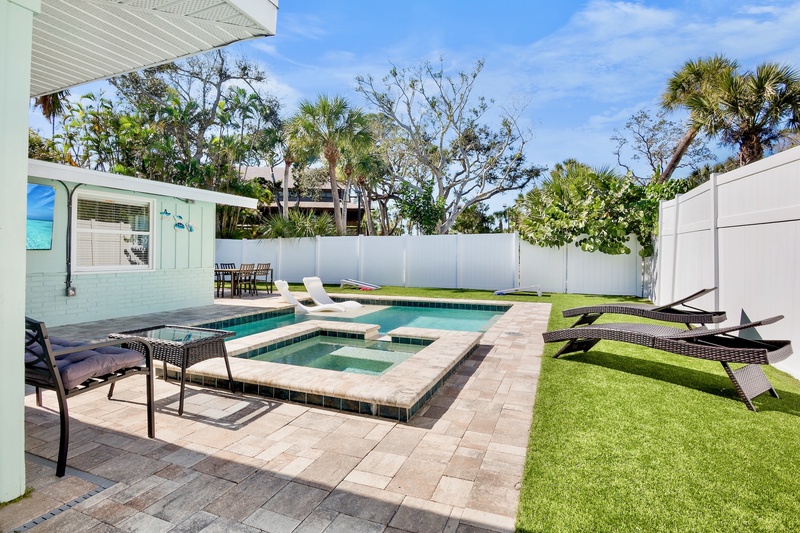 Outdoor Patio with Pool, Spa, and seating