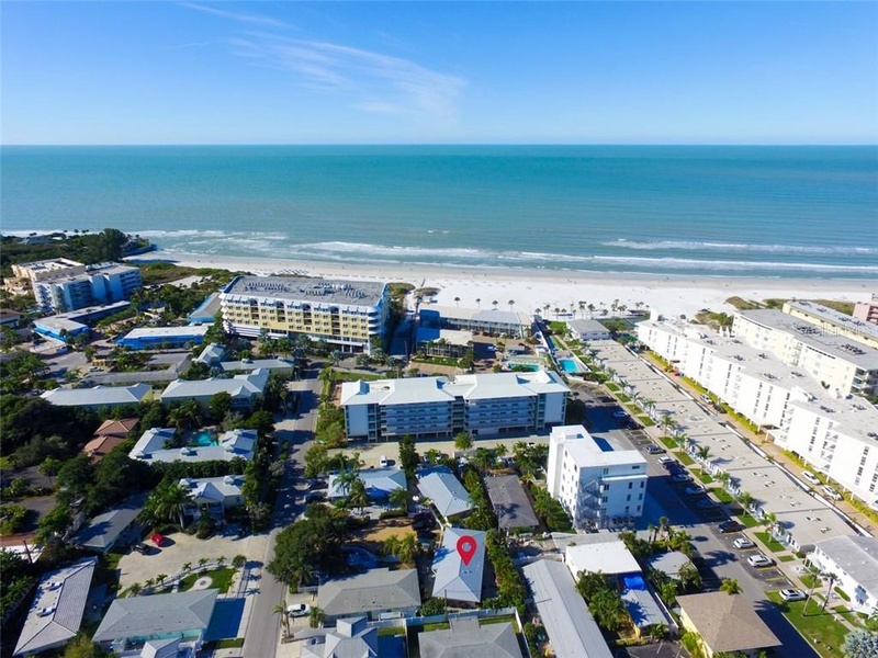 LOCATION! Close to the Beach
