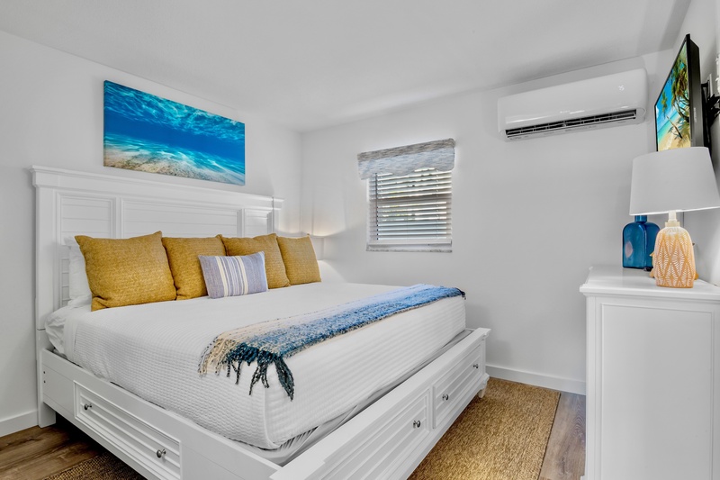 Primary Bedroom, King bed