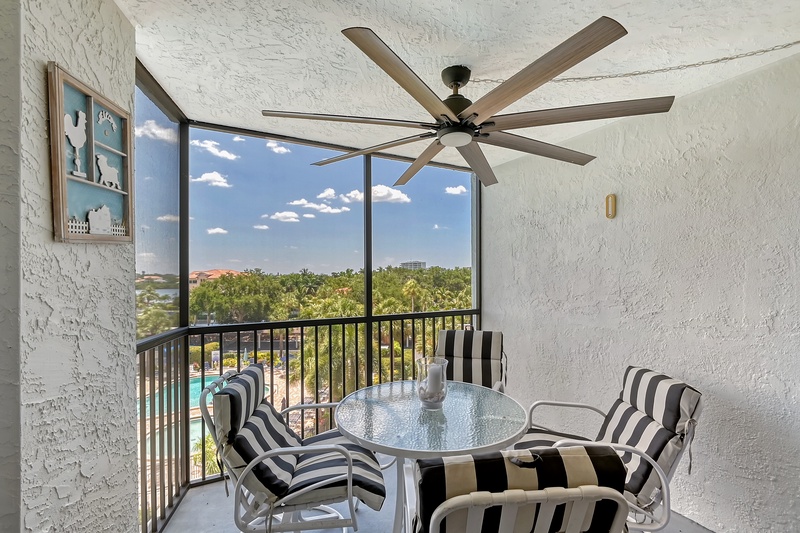 Screened-in Balcony with Seating