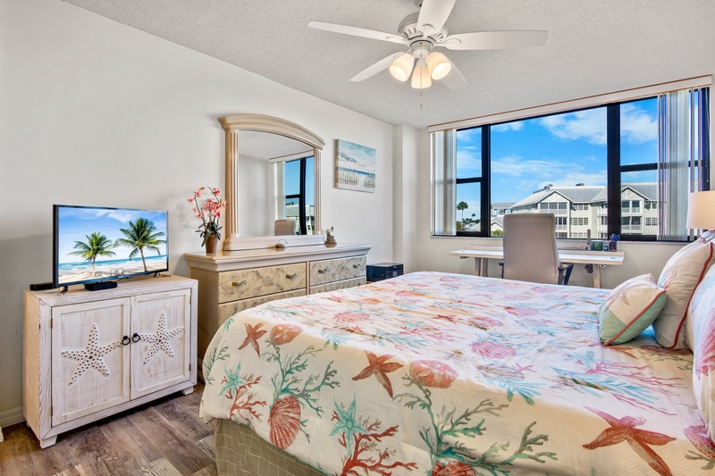 Harbor Towers 409 by Tropical Sands Accommodations