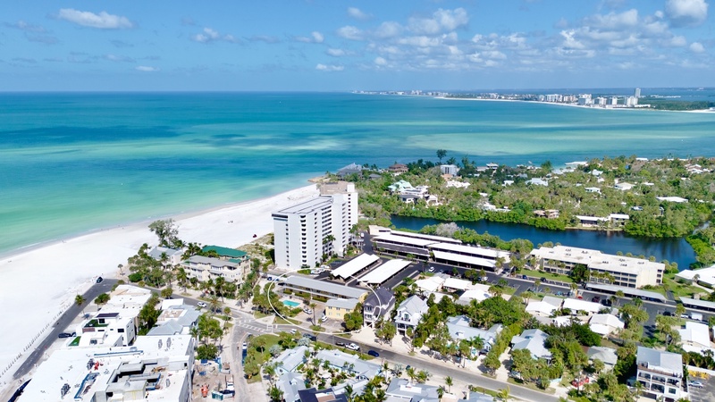 Perfect location near the shoreline