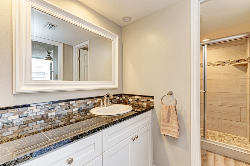 Primary Bathroom, Ensuite