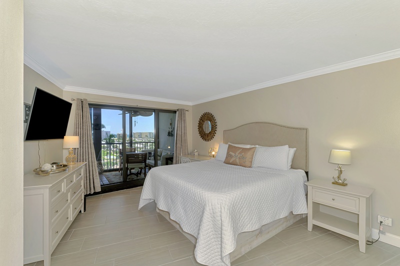 Primary Bedroom, King