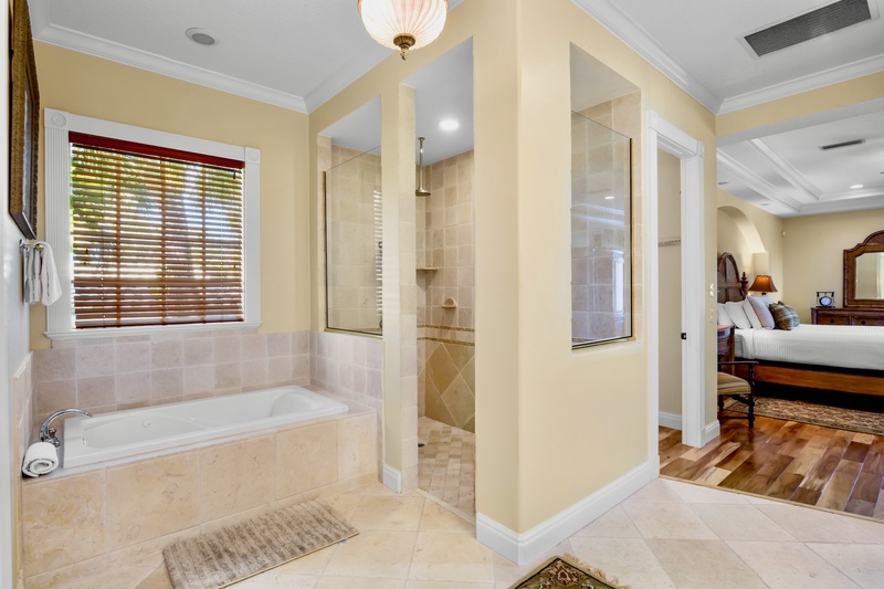 Primary Bedroom (1st floor), Ensuite Bathroom