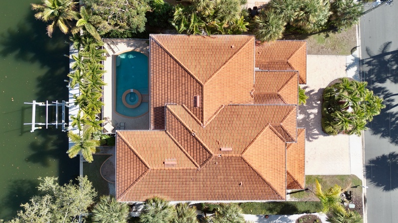 Treasure on the Canal by Siesta Luxury Rental Properties