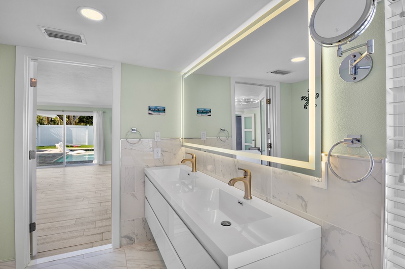 Primary Ensuite Bath with Dual Vanity
