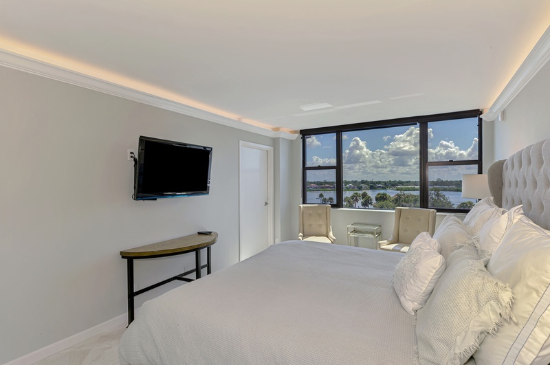 Primary Bedroom, King