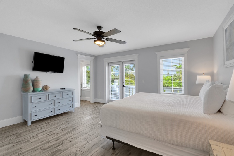 Second Bedroom, King