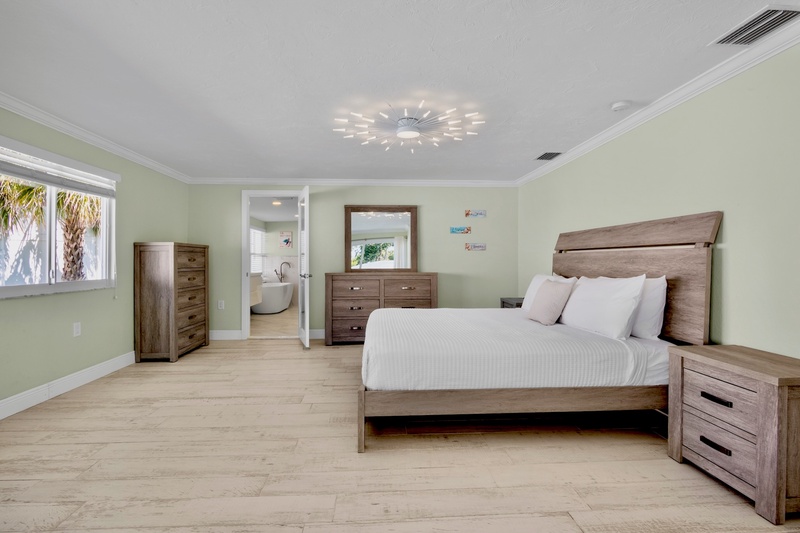 Primary Bedroom, King bed