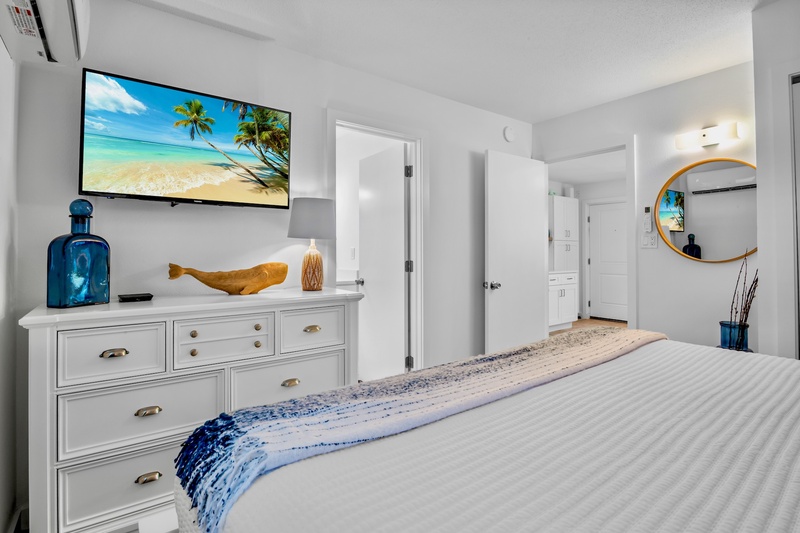 Primary Bedroom, King bed