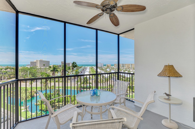 Private screened-in terrace