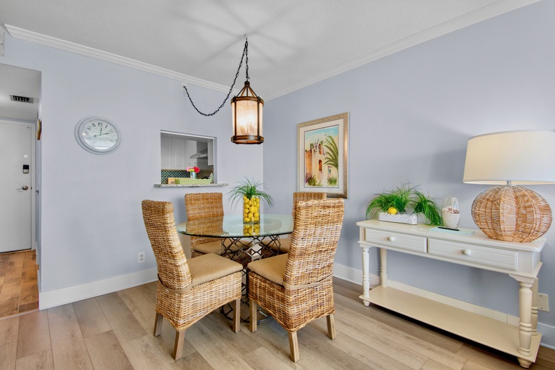 Dining Table, seating for 4