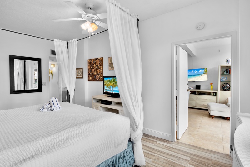 Primary Bedroom, King bed