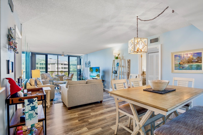 Harbor Towers 409 by Tropical Sands Accommodations