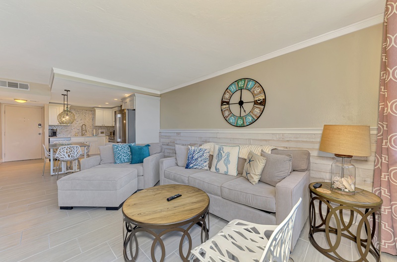 Living Area, Queen and Twin pull-out beds