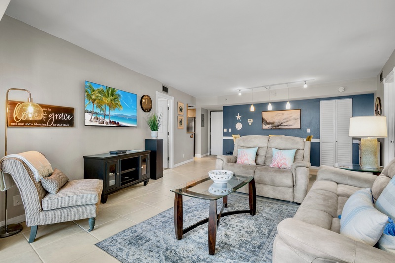 Harbor Towers Unit 415 by Tropical Sands Accommodations