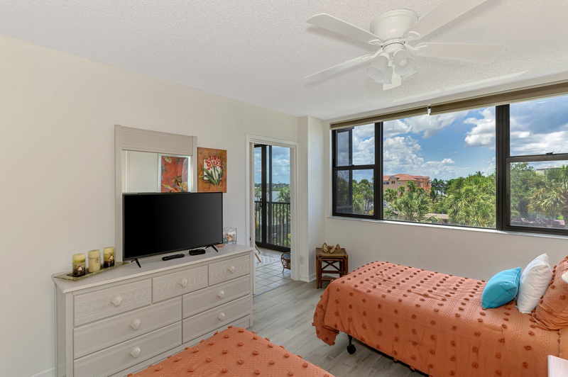 Second Bedroom, Two Twin beds with TV