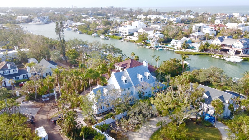 Beautiful canalfront home