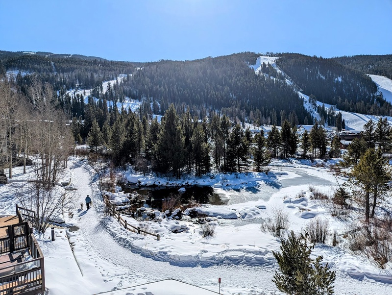 Keystone Ski Hill Views - Steps away from the Snake River Walking Trail #winter