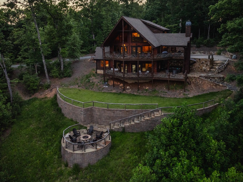 Featured Property Lookout Lodge