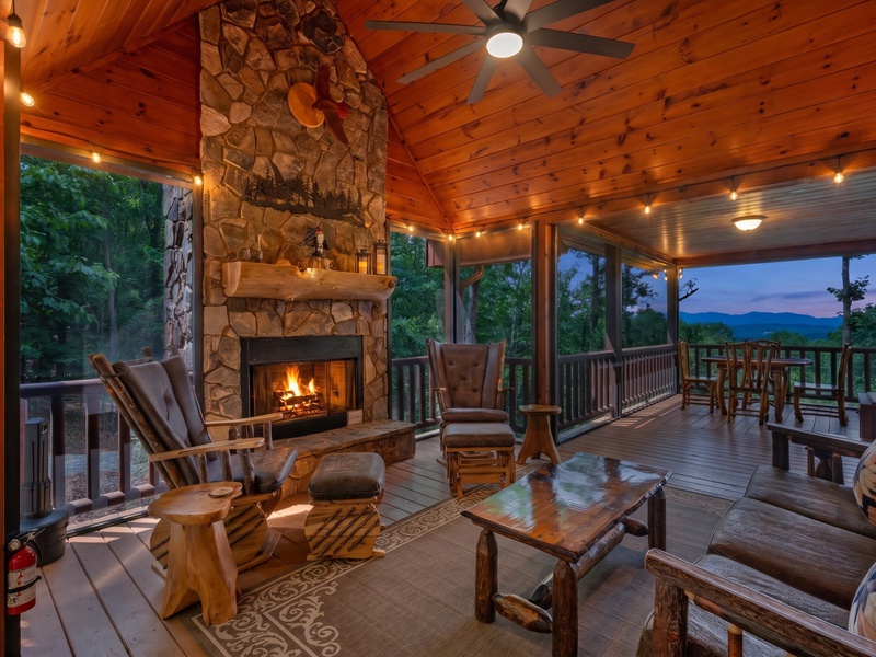 Featured Property Soaring Hawk Lodge