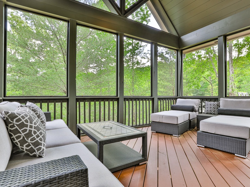 Featured Property Waters Edge Lodge