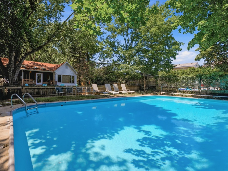 Featured Property Oak & Shore Cottage
