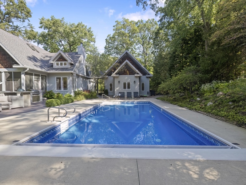 Featured Property Putters Pool House