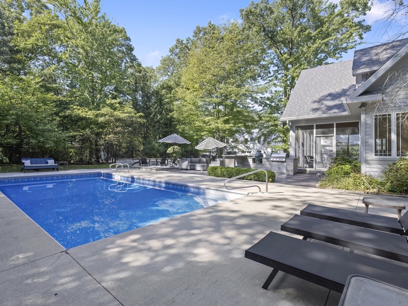 Featured Property Putters Pool House