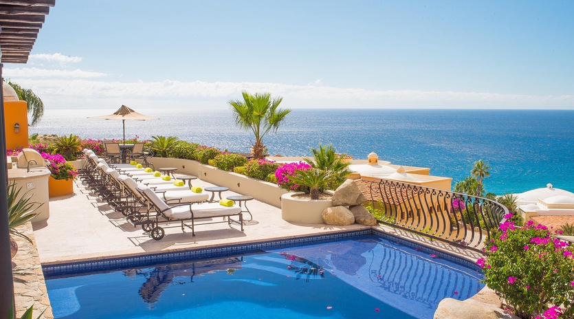 Expansive ocean view from pool