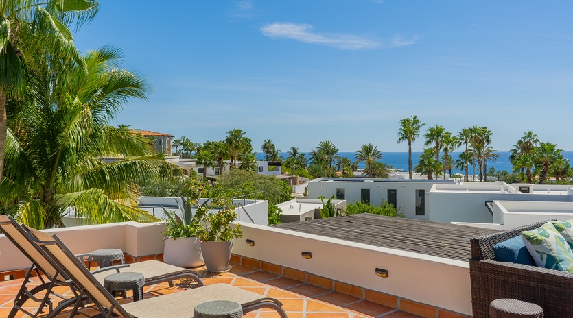 Lounge on the rooftop with incredible ocean views