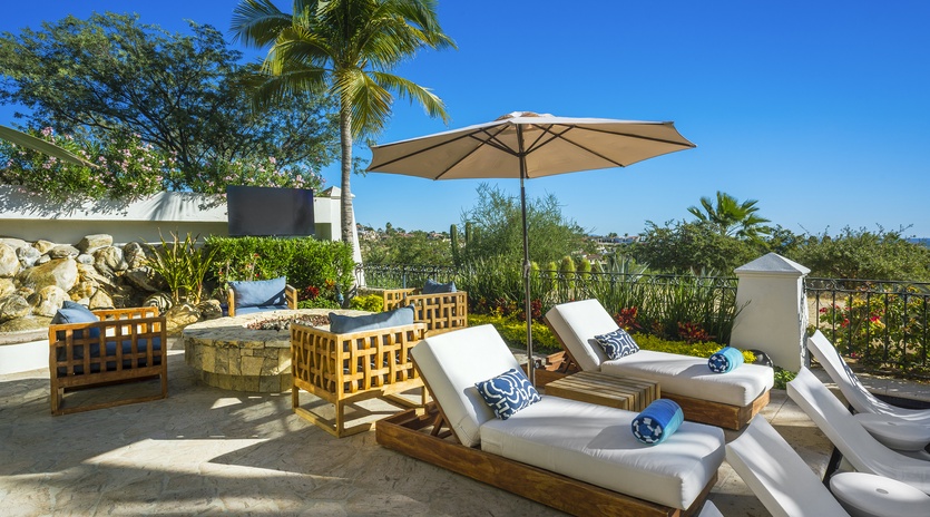 Unwind on your private sun loungers with plush cushions and tropical shade, where afternoon relaxation feels like paradise.