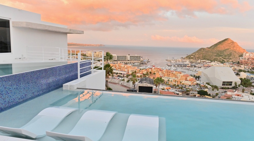 Enjoy the spectacular views from Villa Tanzanita de Law