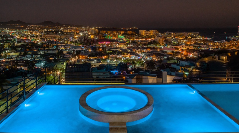 Jacuzzi with city and ocean view