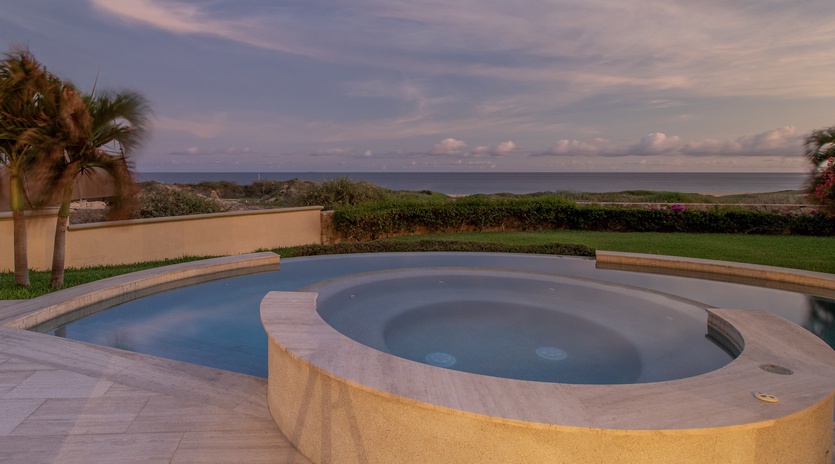 Pool and jacuzzi with ocean view