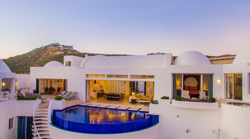 Bird's eye view of outdoor patio and pool