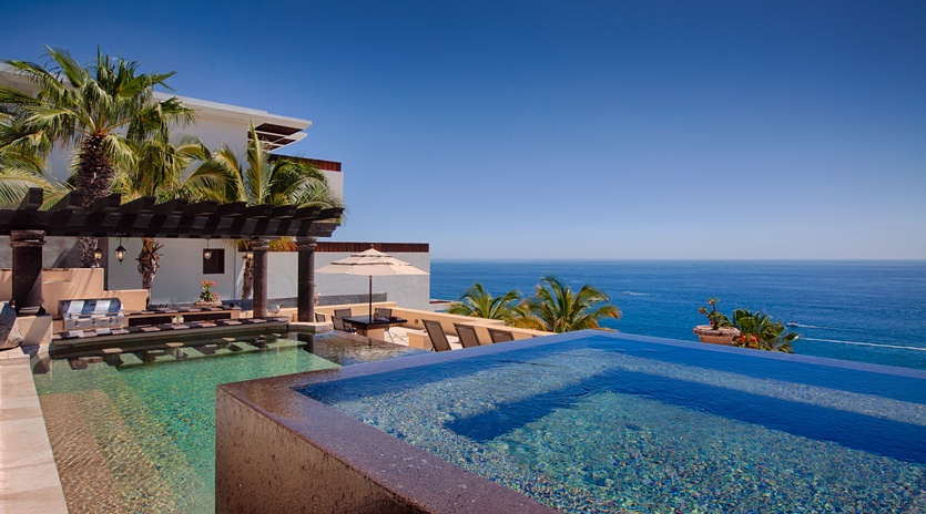 Jacuzzi and ocean view