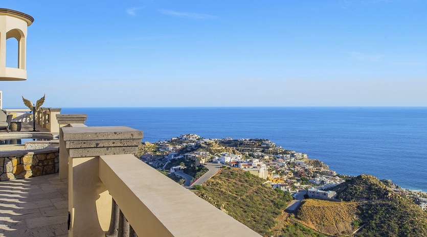 Balcony overlooking jaw dropping views