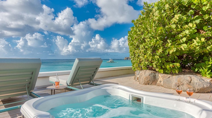 5-PetitePlage5-HotTub