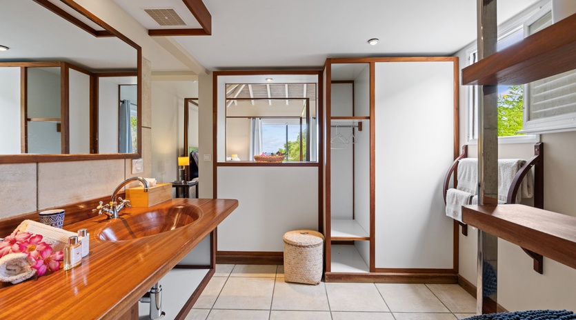 bedroom-1-villon-track2