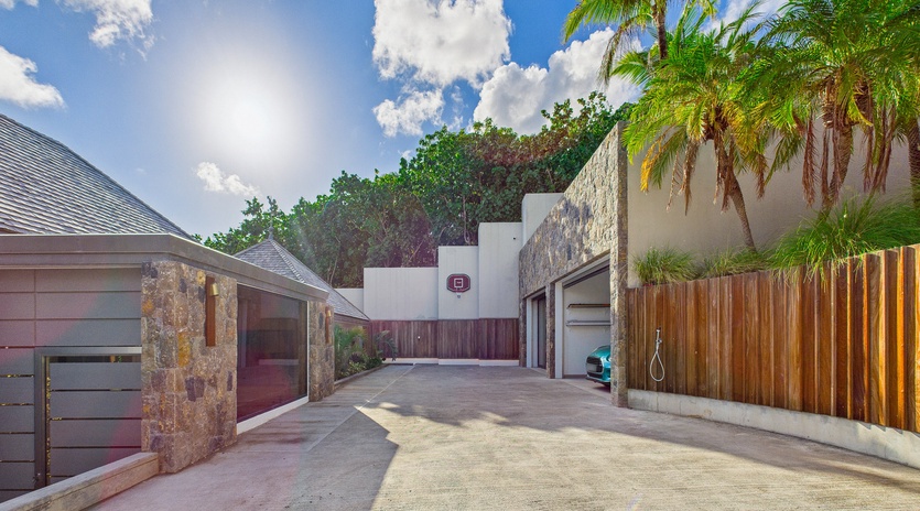 exterior-1-ahava-track14